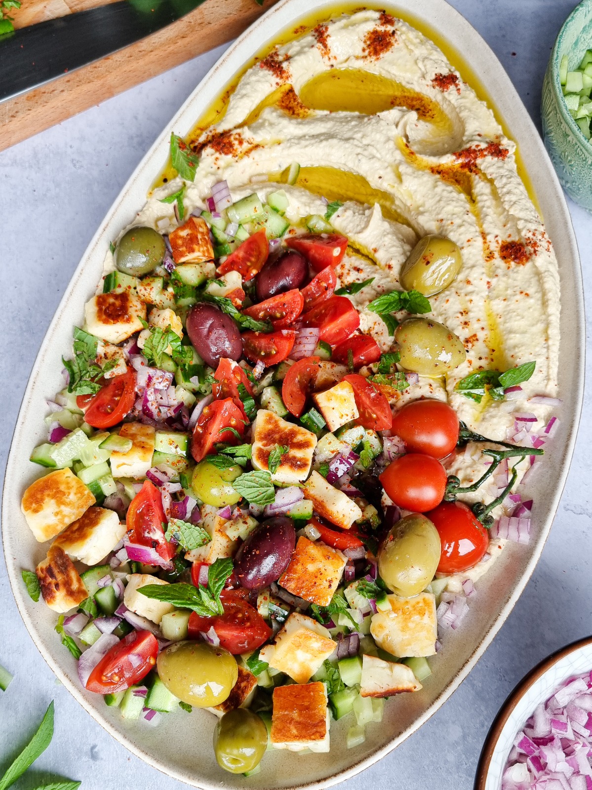 Hummus with Veggies and Halloumi