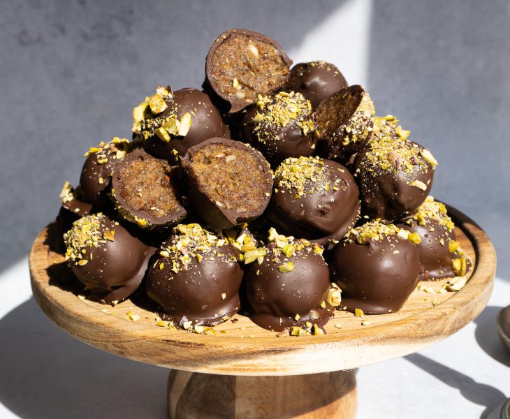 the ultimate healthy date choc truffle recipe